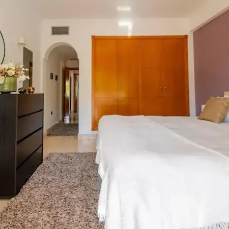 Luxury 2 Bedroom Apartment, Close To The Sea And The Golf Course, Aloha Hills Club Apartment Marbella