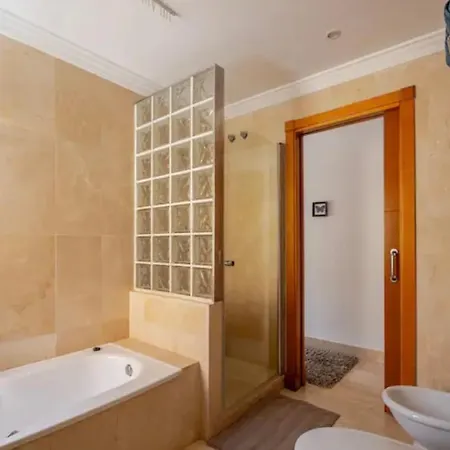Διαμέρισμα Luxury 2 Bedroom Apartment, Close To The Sea And The Golf Course, Aloha Hills Club *