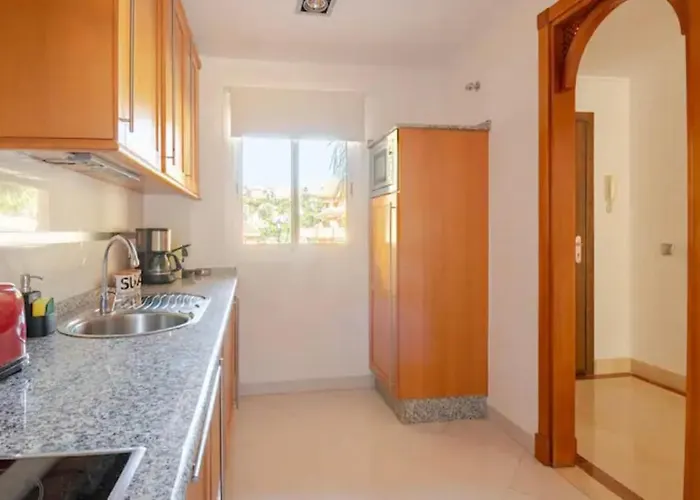 Luxury 2 Bedroom Apartment, Close To The Sea And The Golf Course, Aloha Hills Club Apartament