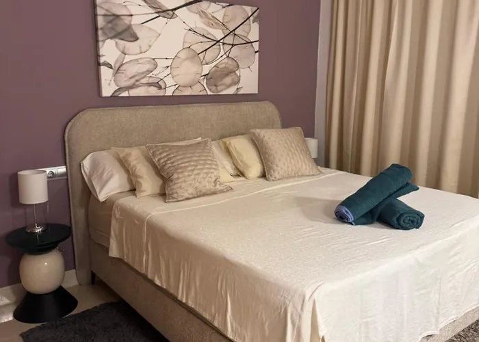 Luxury 2 Bedroom Apartment, Close To The Sea And The Golf Course, Aloha Hills Club Lejlighed