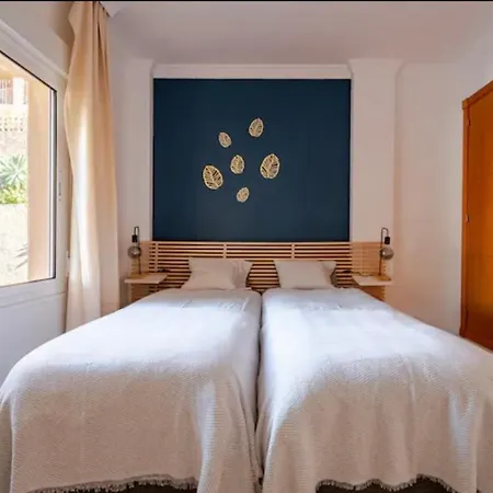 Luxury 2 Bedroom Apartment, Close To The Sea And The Golf Course, Aloha Hills Club Apartamento