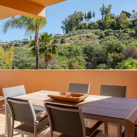 Luxury 2 Bedroom Apartment, Close To The Sea And The Golf Course, Aloha Hills Club Apartment