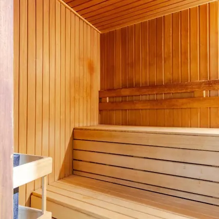 Luxury 2 Bedroom Apartment, Close To The Sea And The Golf Course, Aloha Hills Club Apartamento Marbella