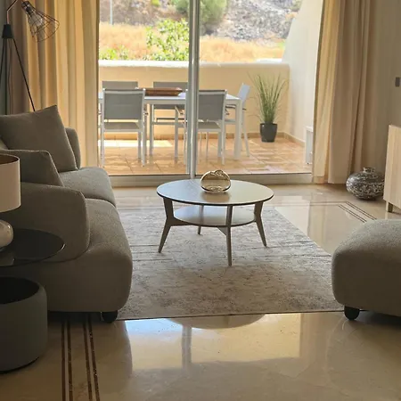 Luxury 2 Bedroom Apartment, Close To The Sea And The Golf Course, Aloha Hills Club *