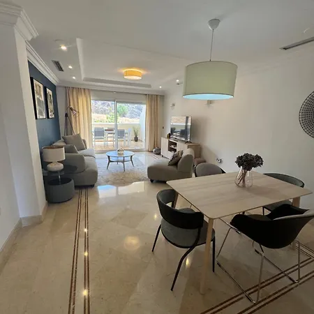 Luxury 2 Bedroom Apartment, Close To The Sea And The Golf Course, Aloha Hills Club * Marbella