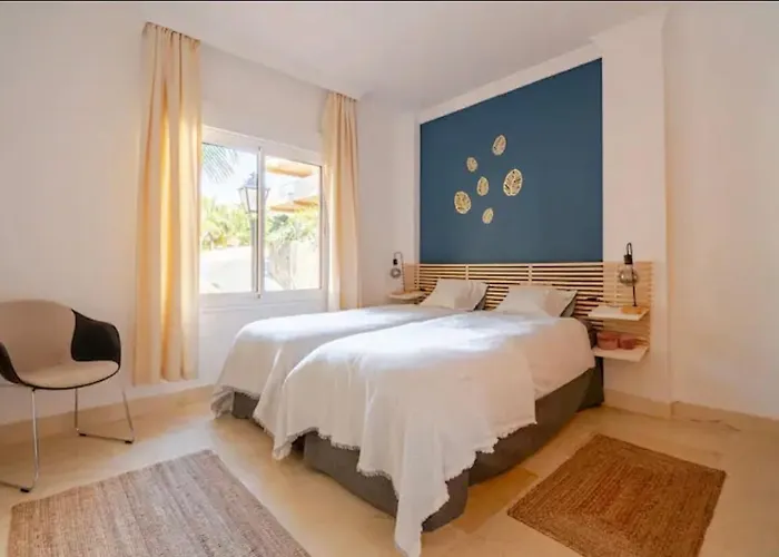 Apartamento Luxury 2 Bedroom Apartment, Close To The Sea And The Golf Course, Aloha Hills Club *