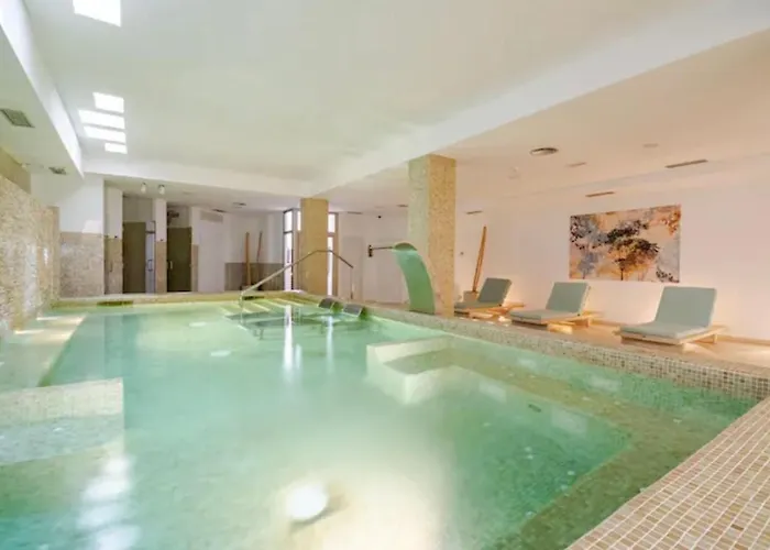 Luxury 2 Bedroom Apartment, Close To The Sea And The Golf Course, Aloha Hills Club *