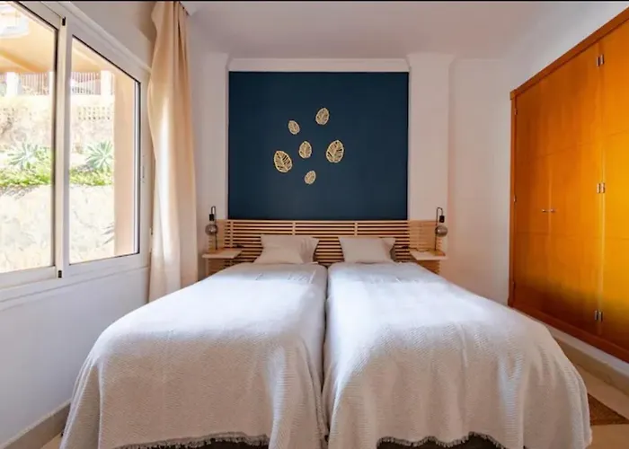 Luxury 2 Bedroom Apartment, Close To The Sea And The Golf Course, Aloha Hills Club Apartamento
