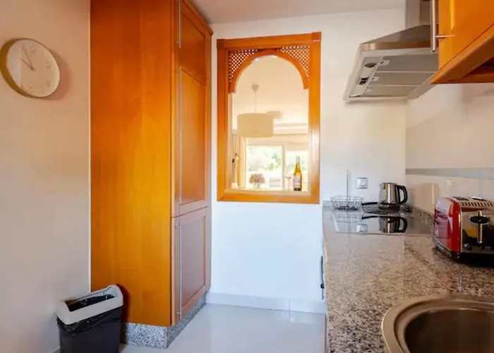 Апартаменти Luxury 2 Bedroom Apartment, Close To The Sea And The Golf Course, Aloha Hills Club