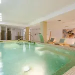 Luxury 2 Bedroom Apartment, Close To The Sea And The Golf Course, Aloha Hills Club *