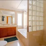 Luxury 2 Bedroom Apartment, Close To The Sea And The Golf Course, Aloha Hills Club